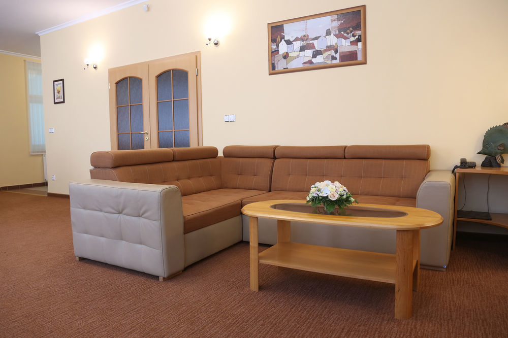 Riverside Apartments Thalia การ์โลวีวารี ภายนอก รูปภาพ